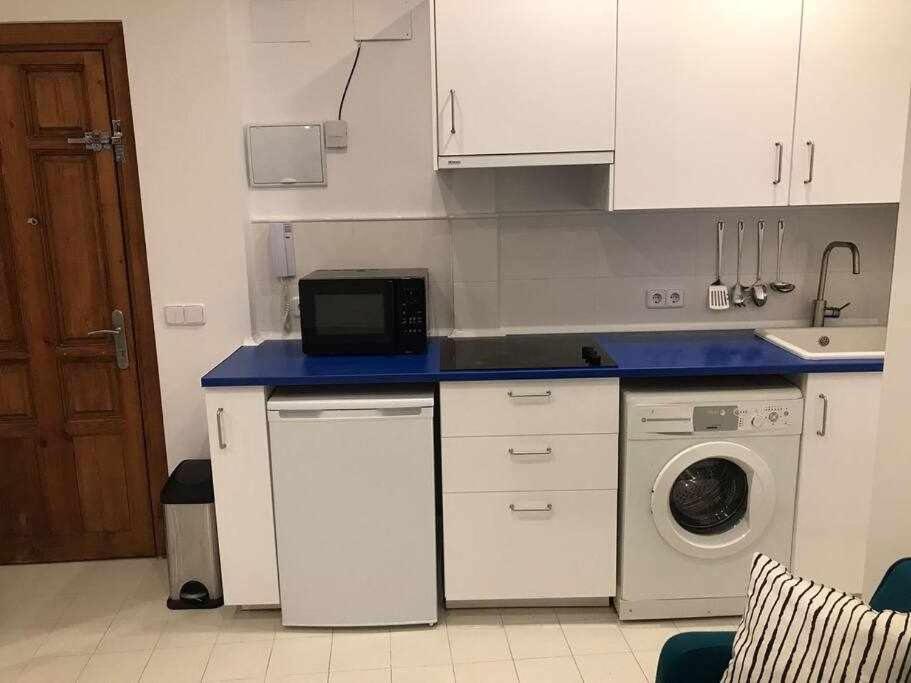 Un Genial Estudio En El Barrio Las Cortes Мадрид Екстер'єр фото